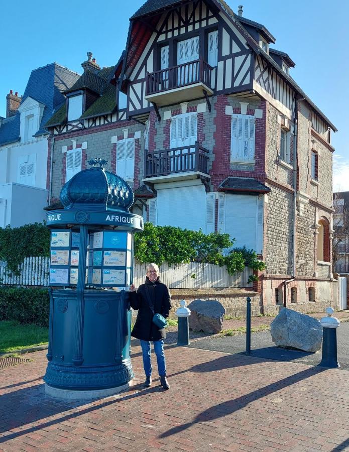 Les 3 Mouettes A Cabourg - Cote Normande Exterior foto